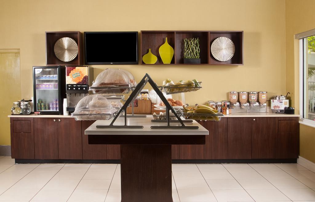 Springhill Suites Fort Lauderdale Airport Дания-Бич Экстерьер фото