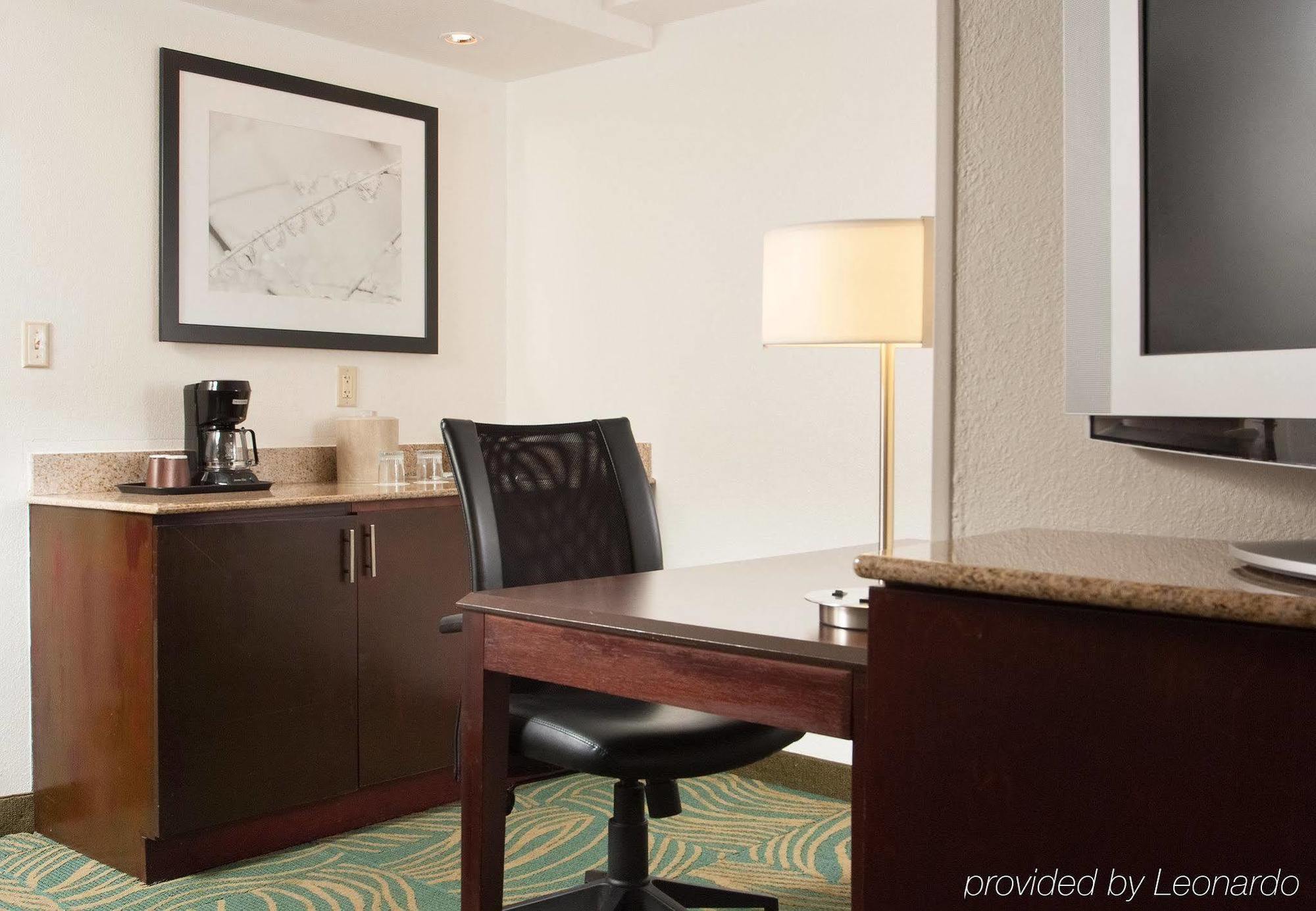 Springhill Suites Fort Lauderdale Airport Дания-Бич Экстерьер фото